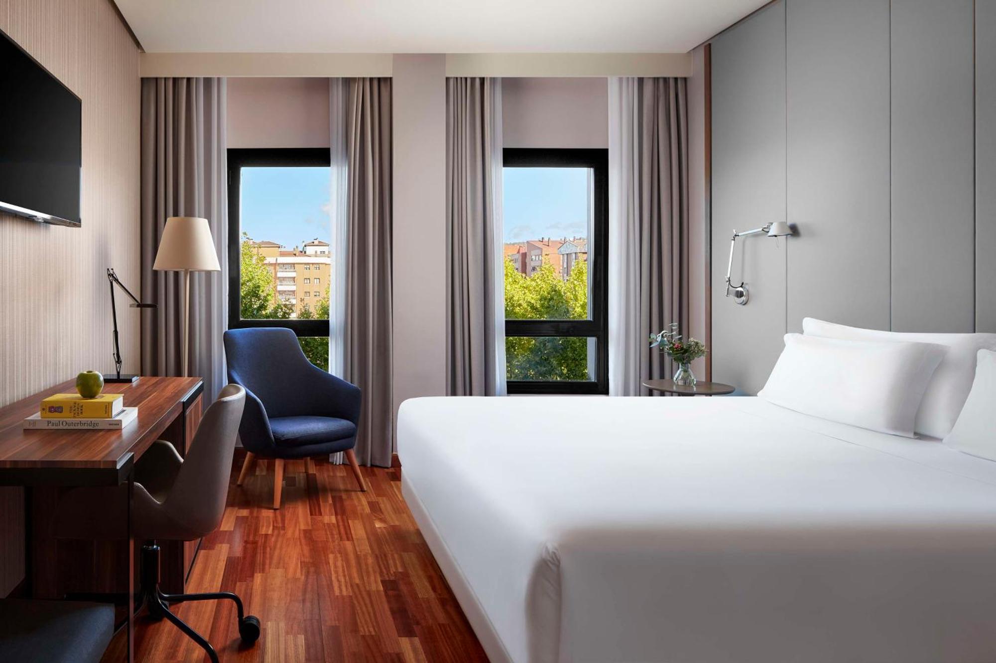 Nh Ciudad De Cuenca Hotel Cuenca  Luaran gambar