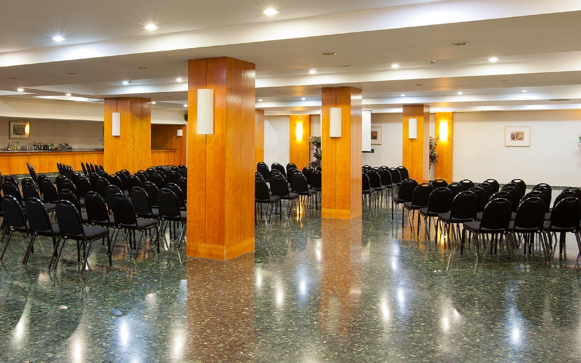 Nh Ciudad De Cuenca Hotel Cuenca  Luaran gambar
