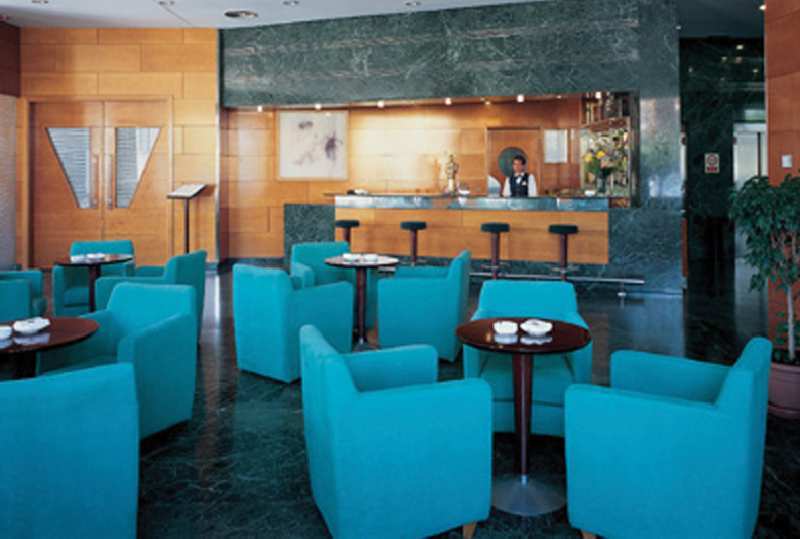 Nh Ciudad De Cuenca Hotel Cuenca  Restoran gambar