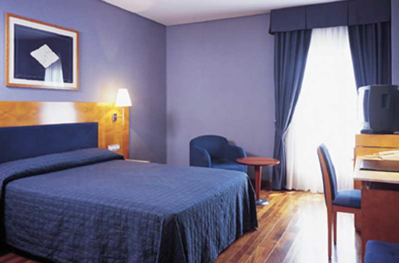 Nh Ciudad De Cuenca Hotel Cuenca  Bilik gambar